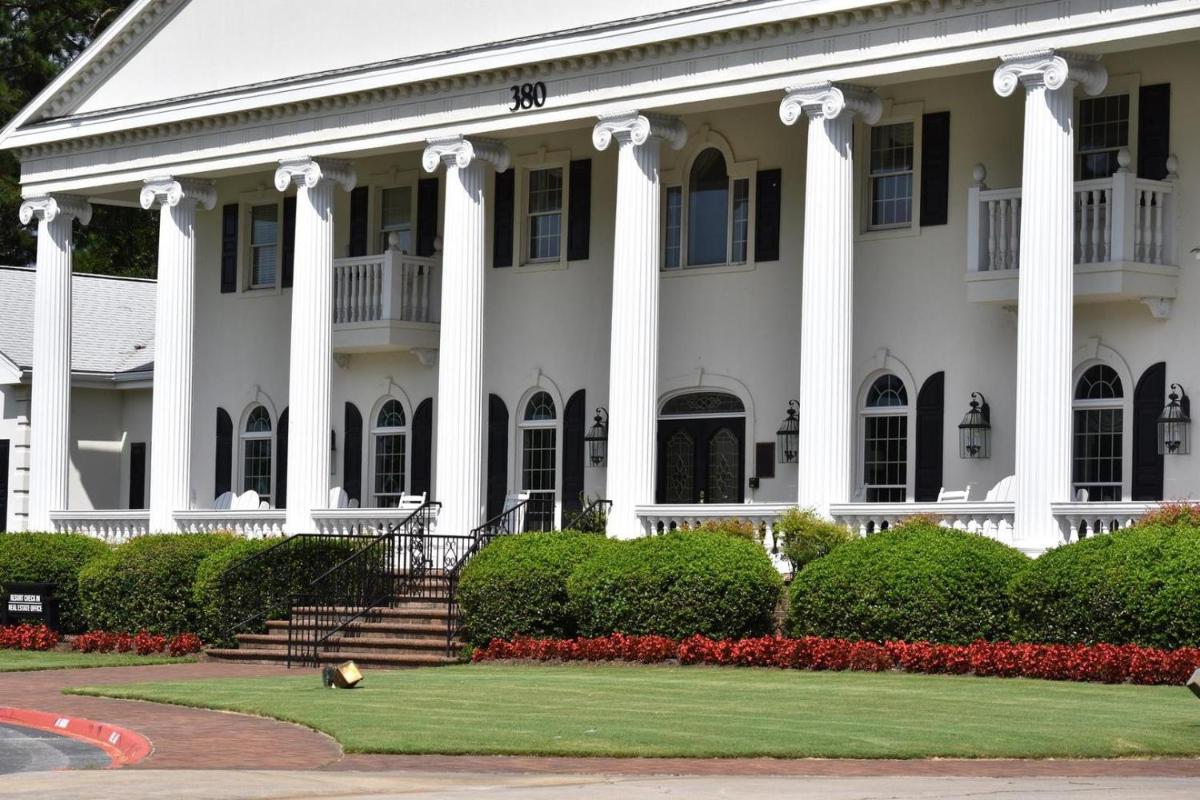Popular attractions Area Nearby Property